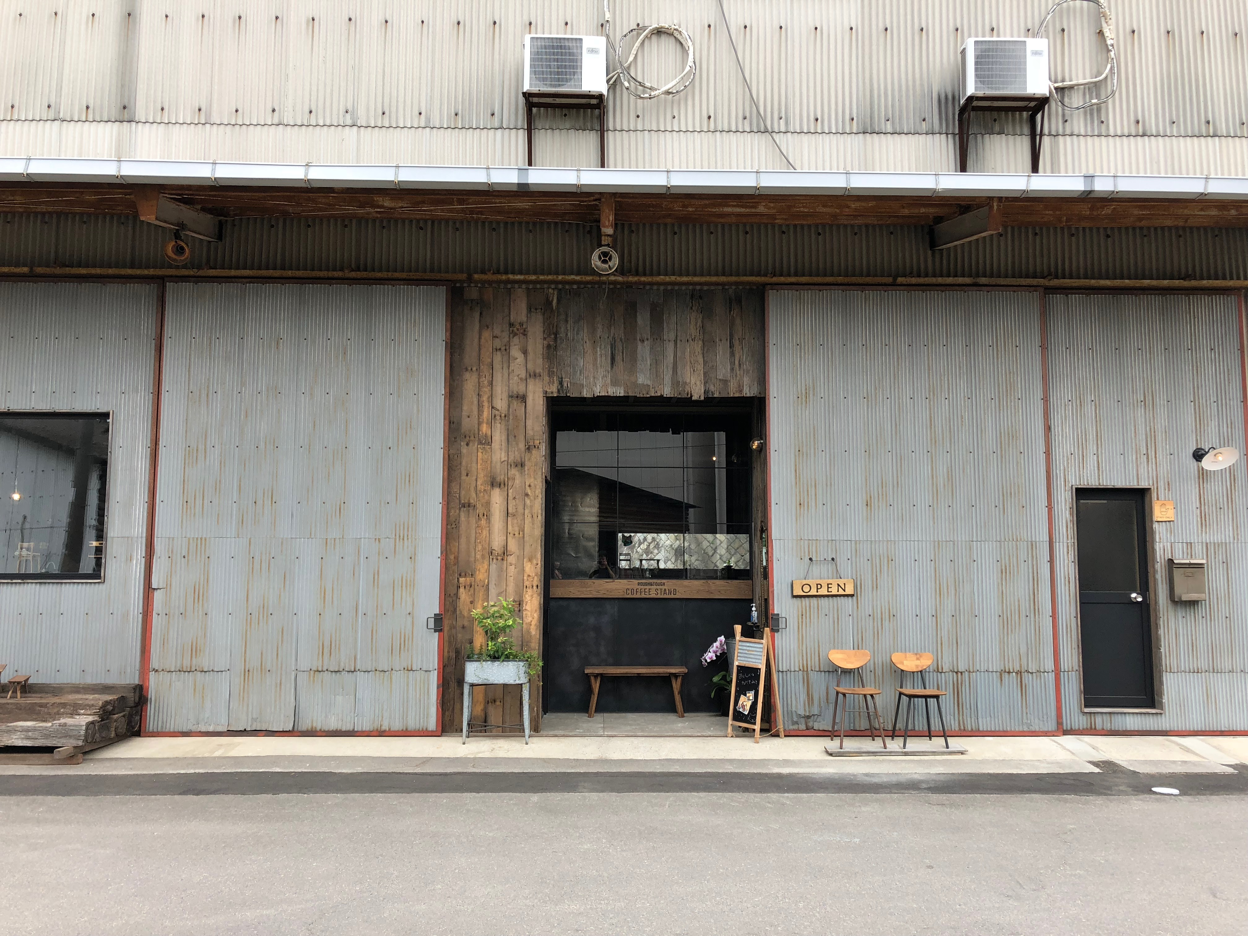Rough Tough Coffee Stand 香川県高松市の家具からコースターまでオリジナルのこだわりカフェ それはそれとして