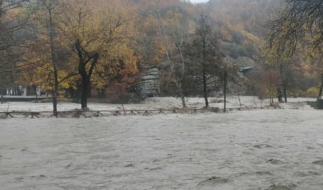 Υπερχείλισε ο ποταμός Αλιάκμονας! (φωτο-βίντεο)