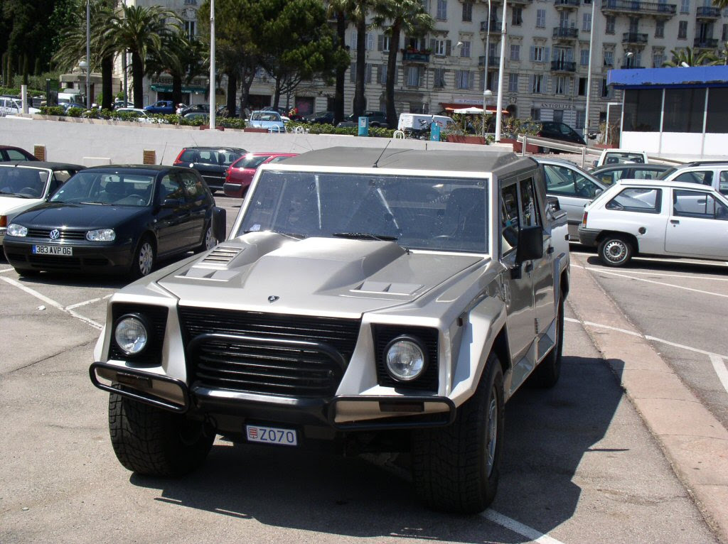 2010 lamborghini suv