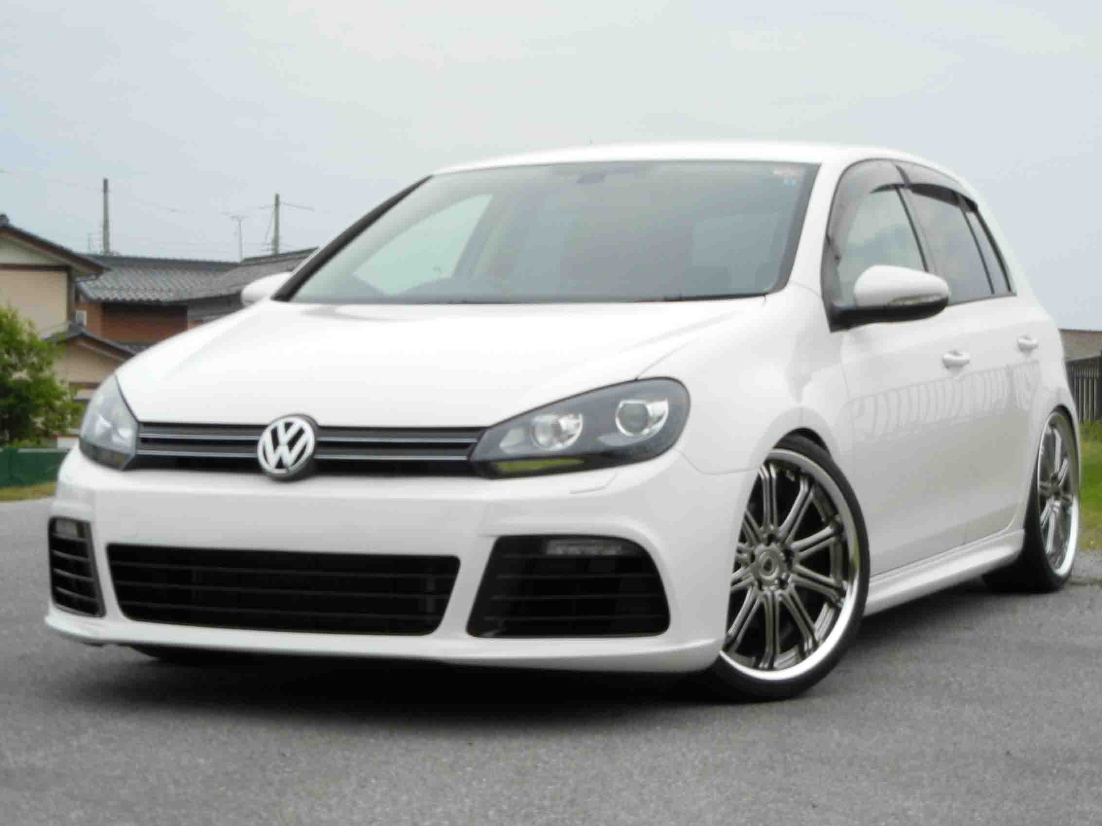 滋賀県中古車 フォルクスワーゲン Tsi