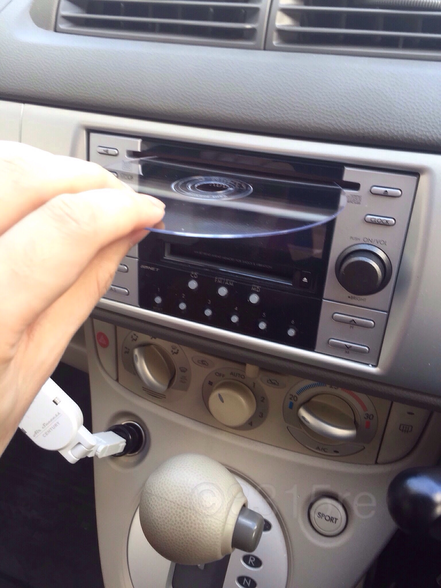 15re カーステレオからcdを回収