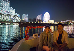 ドラマチックな夜を演出 貸切クルージング 公式 バースデーサプライズ
