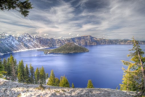 Most beautiful Lakes around the world, Have a look and get amazed with beauty of Mother Earth 