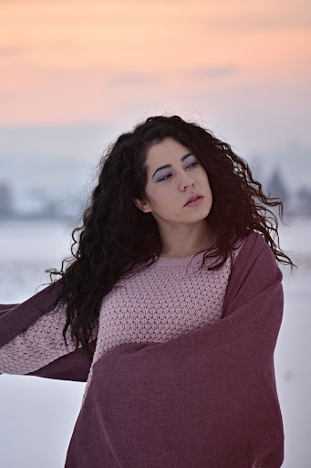 Beautiful Brunette Fashion Hd Wallpaper