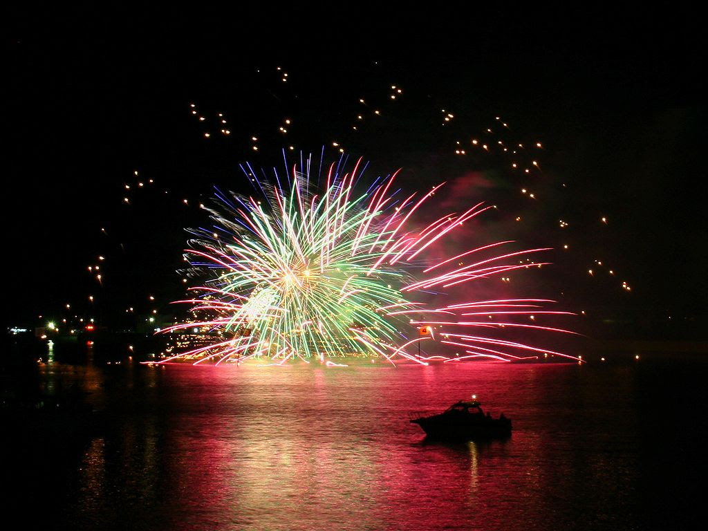 花火の壁紙 相生ペーロン祭海上花火大会 相生市 兵庫と神戸の写真ブログ