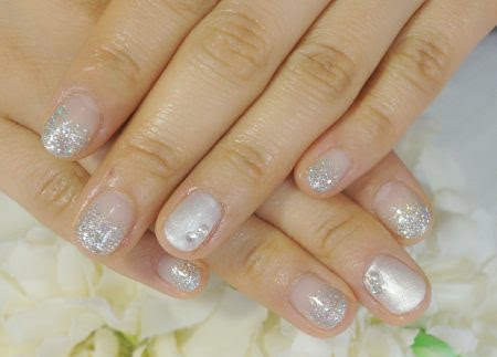 清楚な煌めき シルバーラメグラデーションのブライダルネイル 成増3分のネイル フェイシャルサロンcenbless センブレス