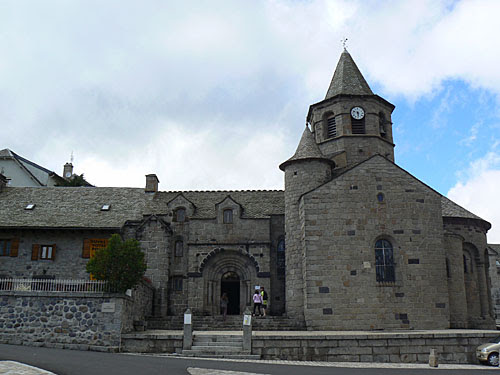 église Nasbinals.jpg