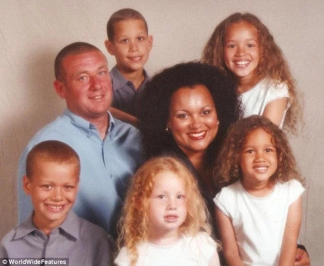 Meet twins who look so different everyone can tell them apart