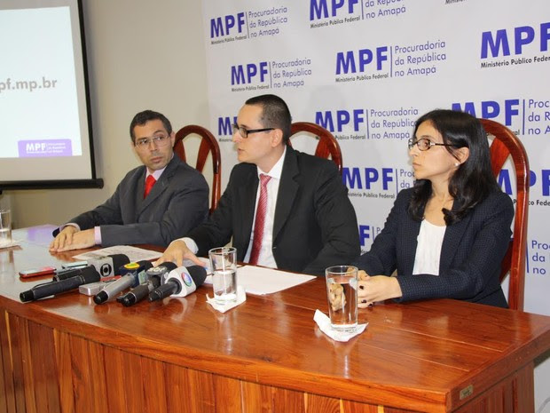 Procuradores do MPF no Amapá divulgando denúncias (Foto: Ascom/MPF)