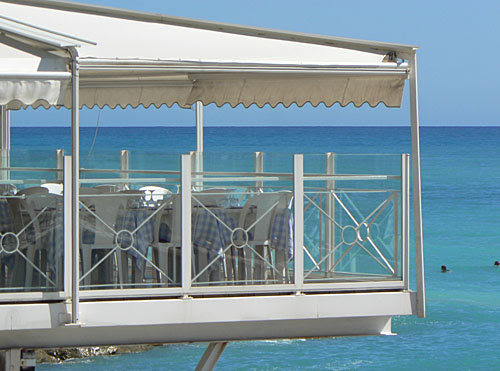 terrasse sur la mer.jpg