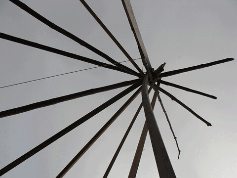 teepee-poles