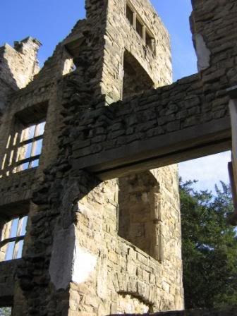 Photo by Rullsenberg: Old Hardwick Hall, Sept 16 2007