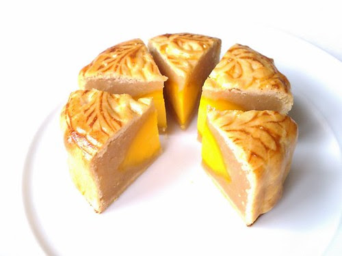 Lotus Seed Mooncake with Salted Duck Egg Yolk