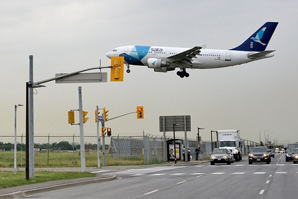 plane spotting toronto