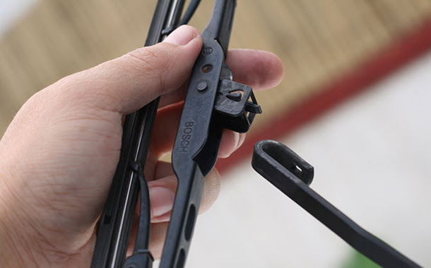 How To Install Windshield Wiper Blades