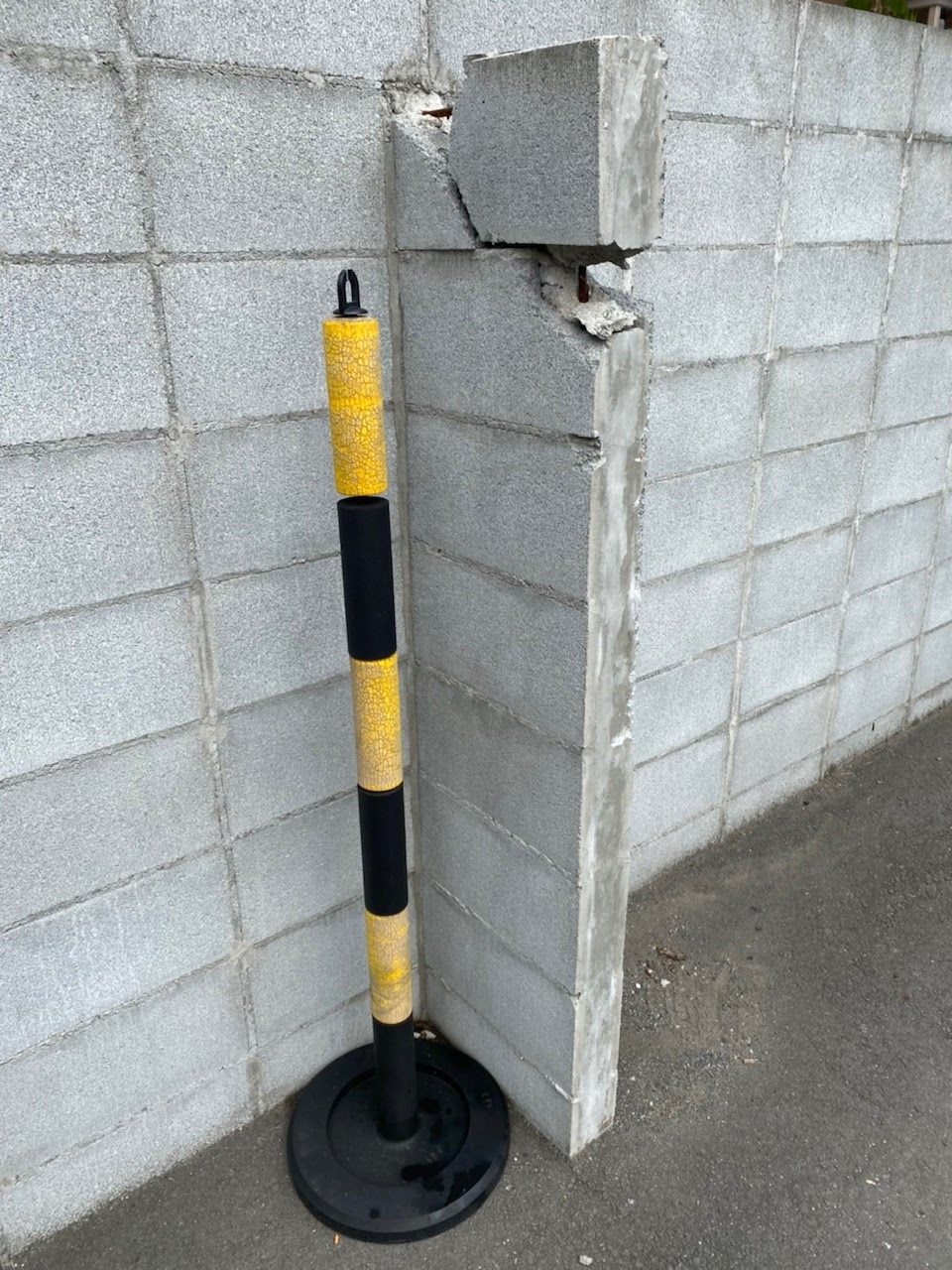 ブロック塀 の 控えを 3か所 修理依頼されました リフォーム価格 費用 見積もりの鳥海工務店 大田区