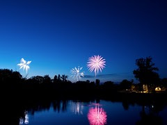 Fireworks (Red River of the North, Vietnam) (InterfaceLIFT)