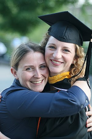 English: Graduation hugs