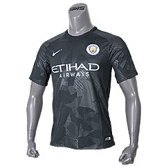 ナイキ 17 18シーズン サード キット ウェア アクセサリー Article Soccer Lounge サッカーラウンジ サッカーライフがより楽しくなるような新しいサッカースタイルマガジン