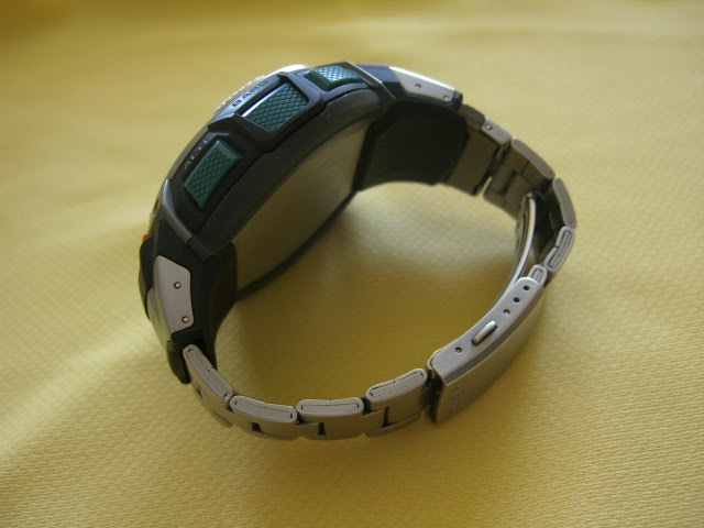 プロトレック Prw 1000 のバンド交換と ジョーカーの堺雅人さん Prw 1300 コダックブルー