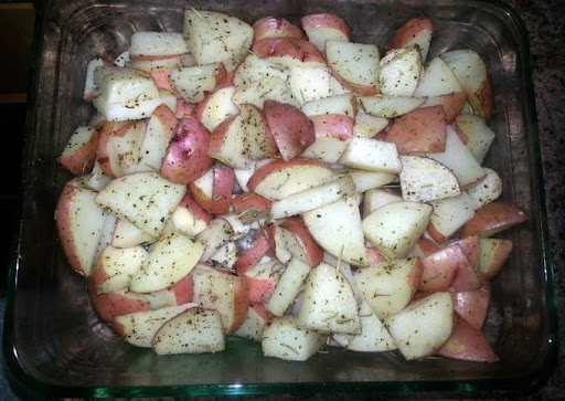 Recipe of Award-winning Rosemary oven roasted potatoes