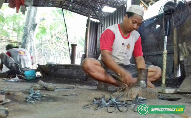 kerajinan gunting
