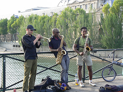 musiciens sur le POnt des Arts.jpg