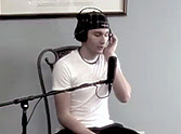 Boy Praises God in His Living Room With an Awesome Voice