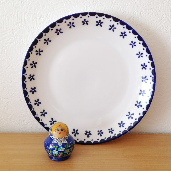 絵付けをしたかわいいお皿 ー Floret Blue ー イラストレーター 田口ヒロミの うれし缶づめ