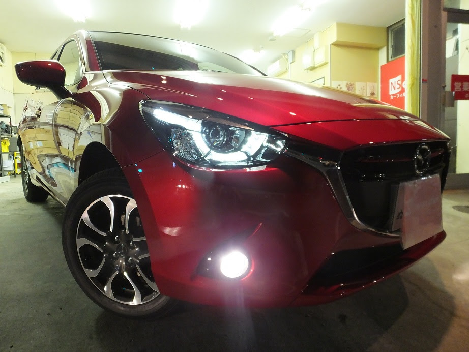 マツダ デミオ 柔軟性のある硬く しなやかなドゥレッザ ガラスコーティング