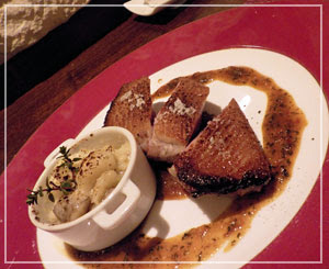 津田沼「ラシェットＭ」にて、母待望の鴨料理。でかっ！