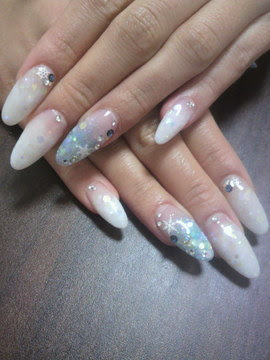 冬ネイル雪の結晶水色白グラデ Nail Manax のネイル ネイルクルー