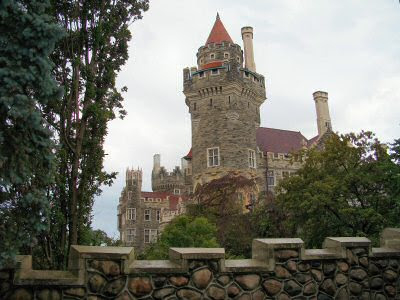 casa loma castle. approaching Casa Loma on the