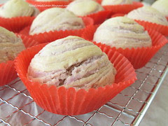 Flaky Swirl Yam Mooncake