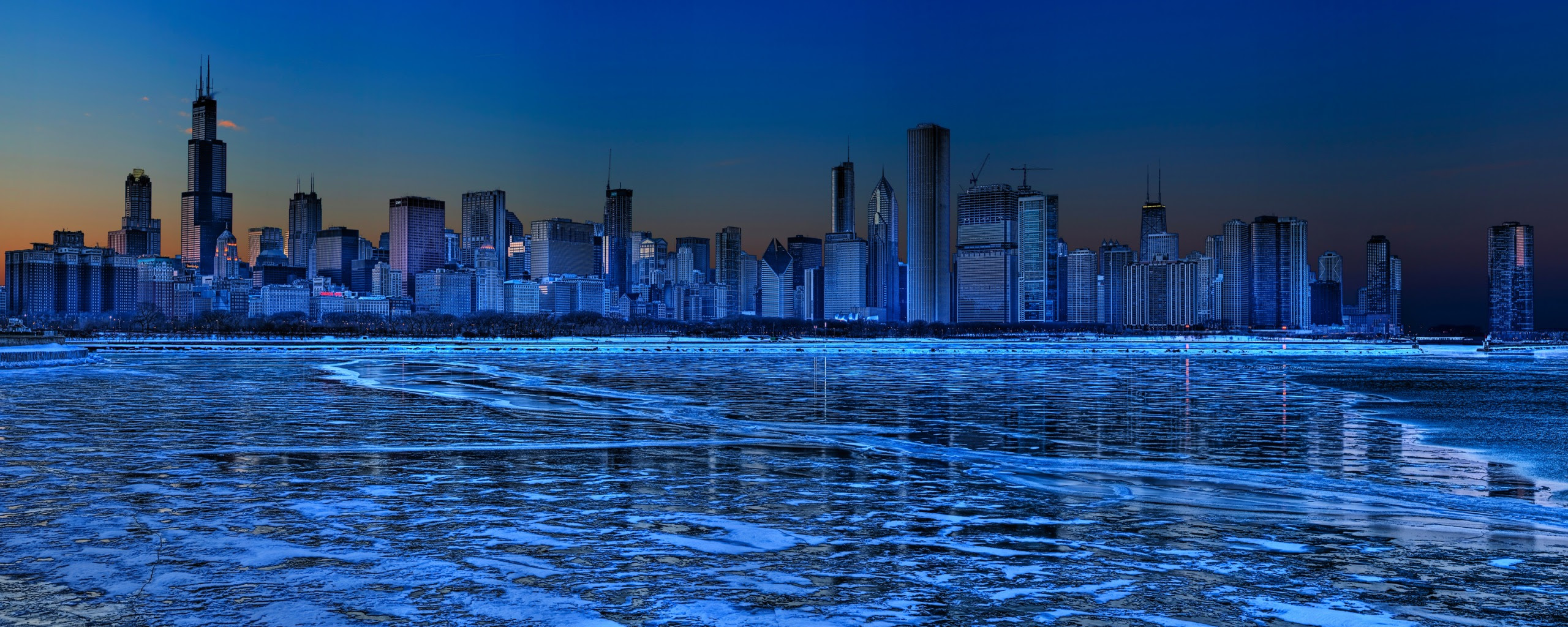Chicago Dual Monitors Screensavers
