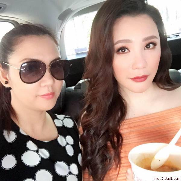  Hai chị em Hồ Quỳnh Hương