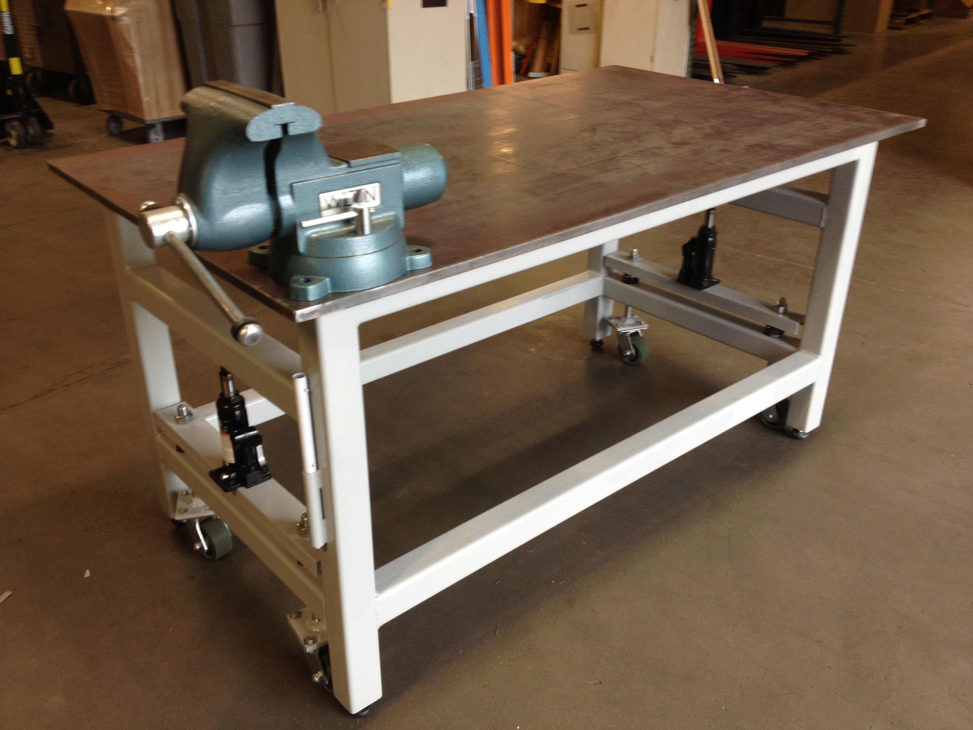 Download Diy Workbench Retractable Casters PDF diy wood mantel 