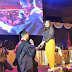 THOMASIAN STORY: Thomasian proposes to girlfriend at graduation rites