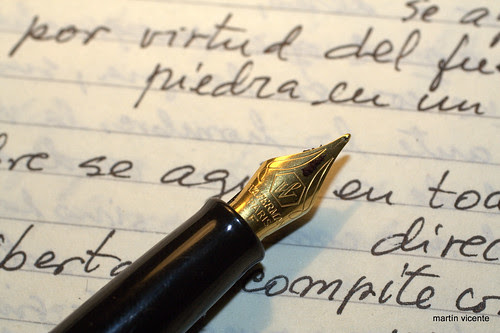 La pluma y las letras