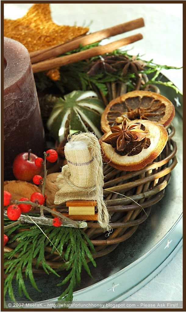 Christmas Wreath (01) by MeetaK