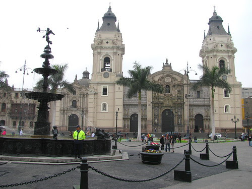 Catedral de Lima y pileta