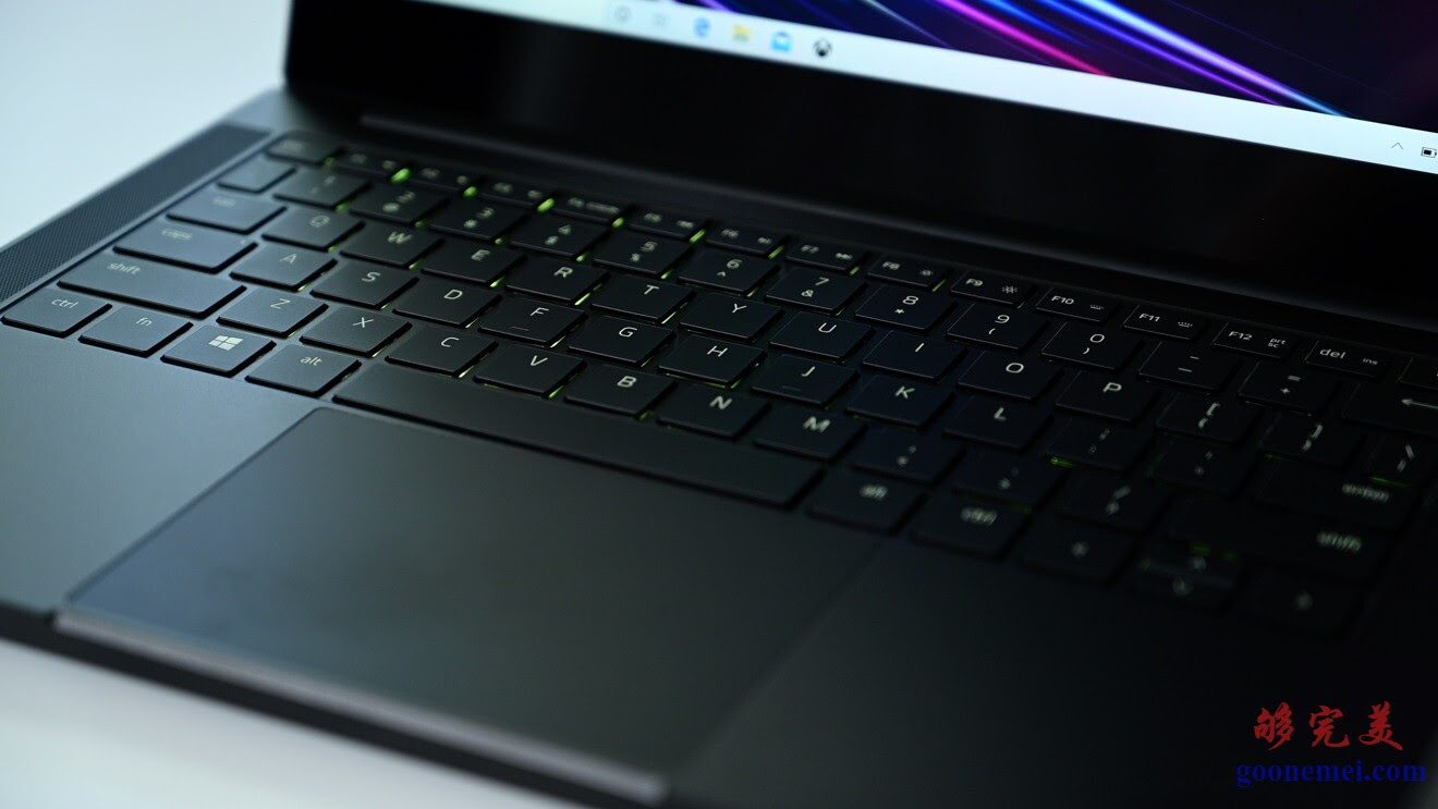 Razer Blade Stealth 13与苹果13英寸macbook Pro笔记本哪个好 够完美