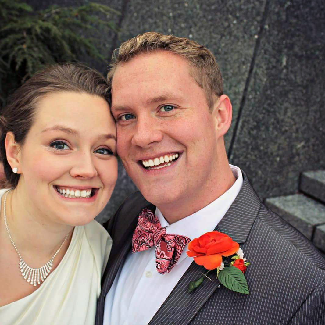Mystery Figure Appears In Creepy Photobomb Of Bride And Groom Wgn Tv