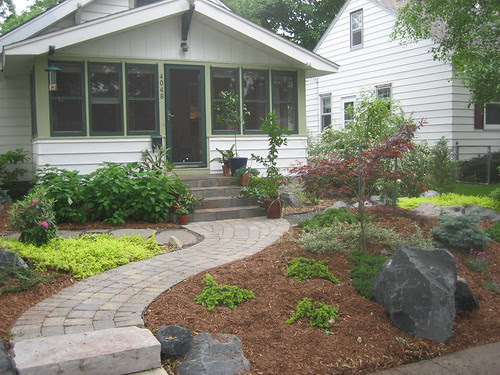 2007: Celebrating our front yard's 3rd birthday.