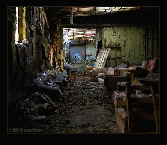 Urban Decay Photography (50 pics)