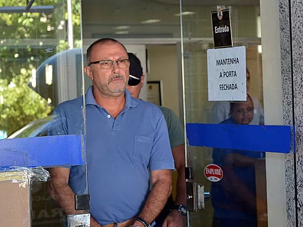 Pasquale Scotti deixa superintendência da PF, no Recife (Foto: Divulgação / Polícia Federal)