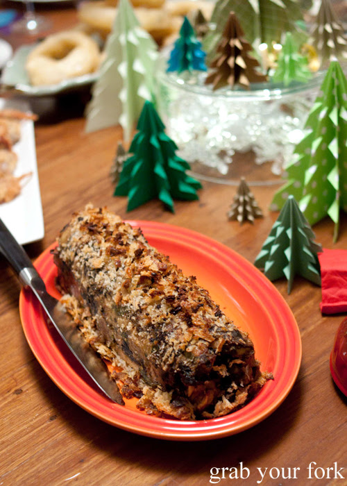 Stuffing log with chestnuts and bone marrow