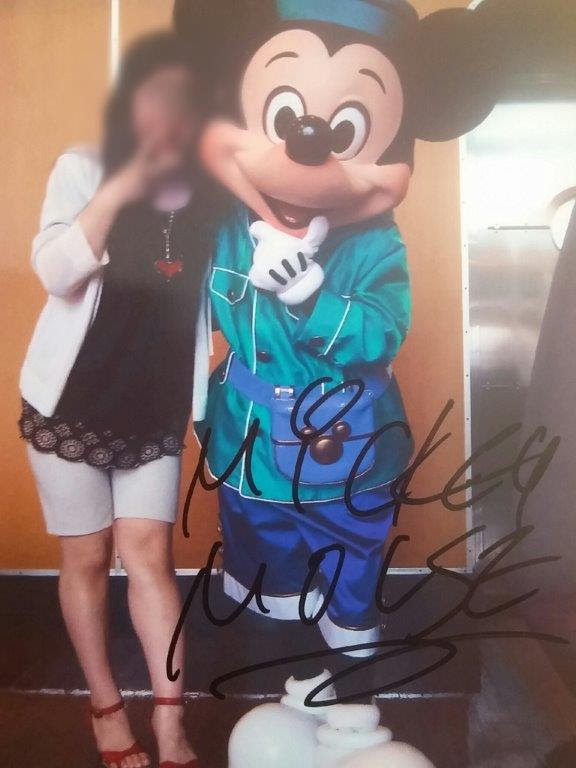 ディズニーでサインをもらう攻略ポイント５つ 英語の頼み方 東京ディズニーランド シー旅行の攻略ブログ Tdrおとく旅