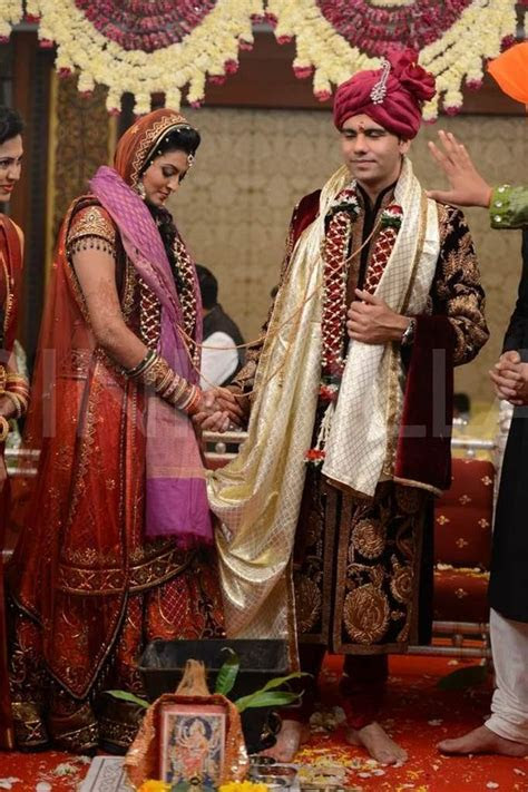 Designs include traditional christian and celtic crosses in a variety of metals. Sayali Bhagat Gujarati Wedding Ceremony - XciteFun.net