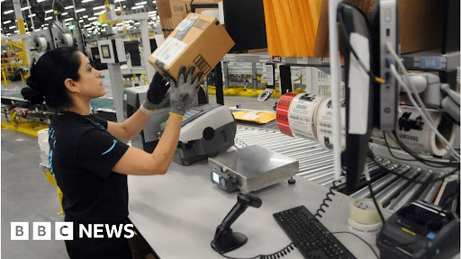 Amazon offers to pay college fees for 750,000 US staff